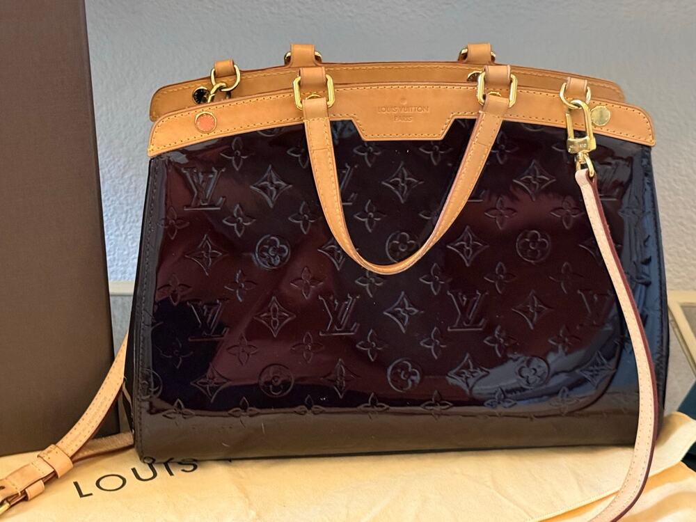 LOUIS VUITTON Vernis Brea GM Mongram Burgundy Handbag Purse Bag Excellent
